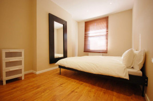 Two Bedroom Flat to rent in LONDON